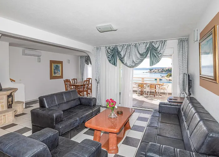 Awesome In Okrug Gornji Apartment Trogir