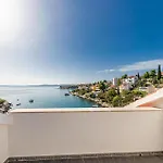 3 Bedroom In Okrug Gornji