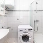 3 Bedroom In Okrug Gornji 公寓 *
