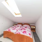3 Bedroom In Okrug Gornji * 特罗吉尔