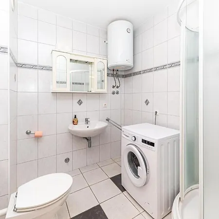 3 Bedroom In Okrug Gornji * 트로기르